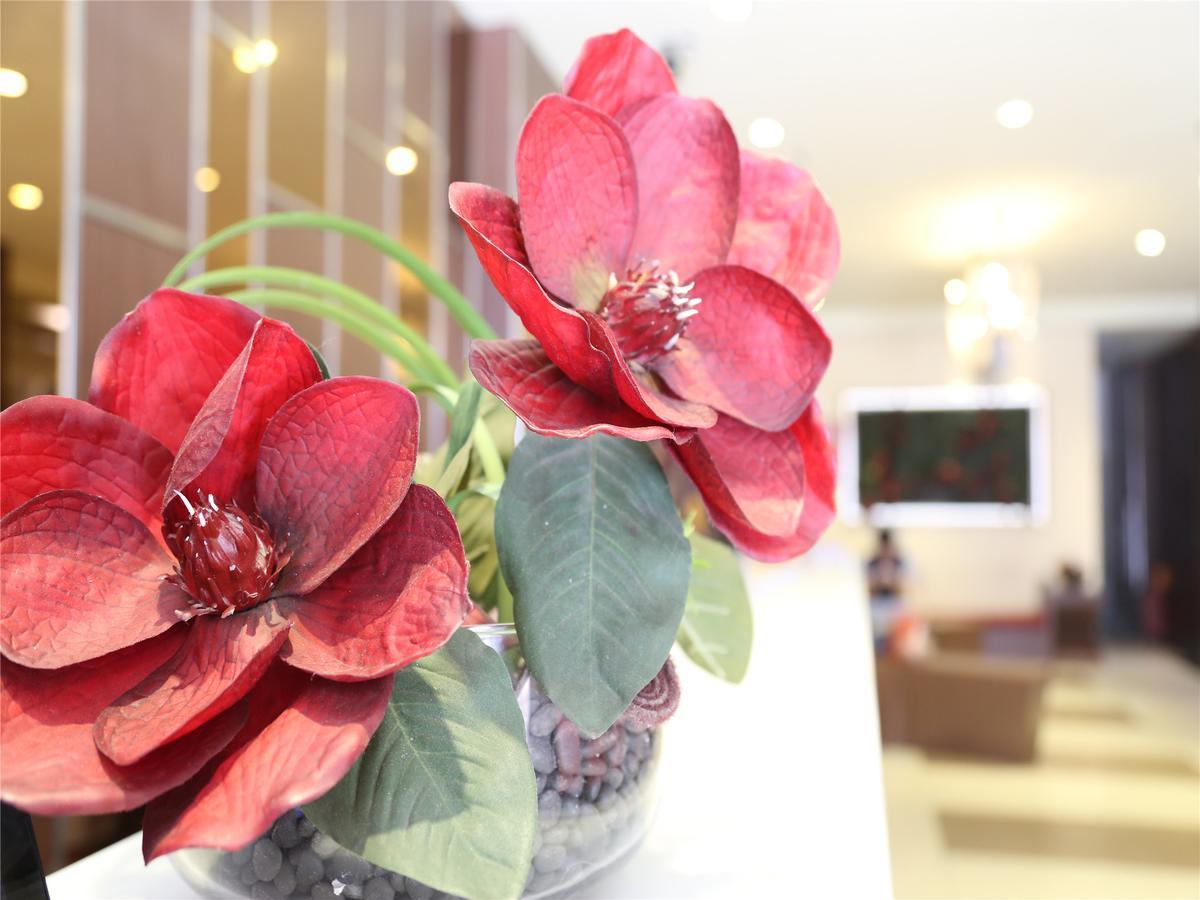 V8 Hotel Xilang Subway Branch Guangzhou Bagian luar foto